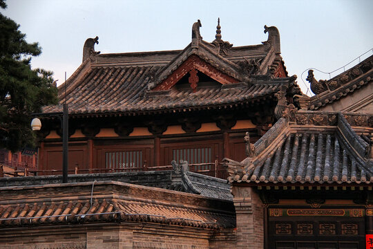 传统中式古建筑屋顶景致