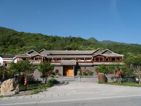 山间中式传统风格的建筑
