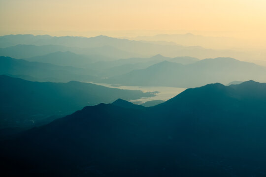 山东泰山远眺