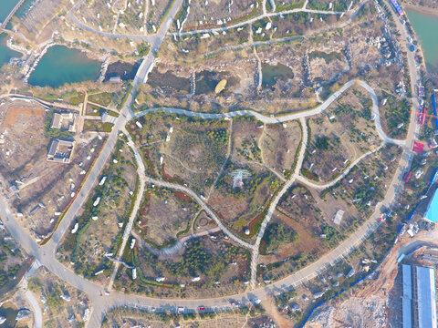 城市公园航拍全景图