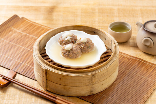 蒸牛肉球