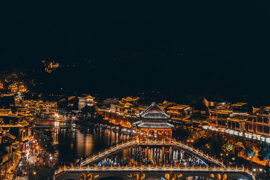 凤凰古城夜色迷人