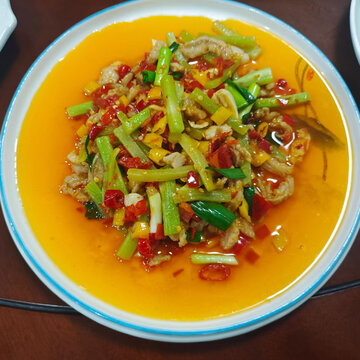 香辣爽口芹菜炒牛肉