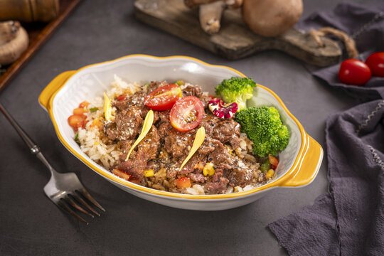 黑椒牛肉饭