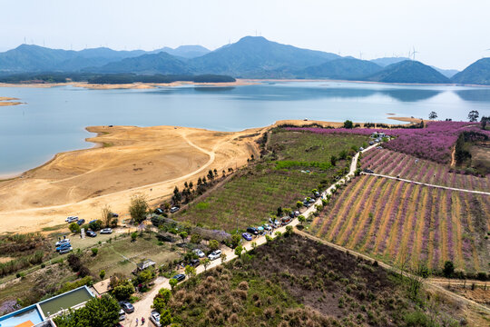 中国广西富川县龟石水库风景如画