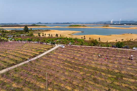 中国广西富川县龟石水库风景如画