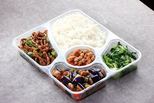 多菜品分格装美味盒饭