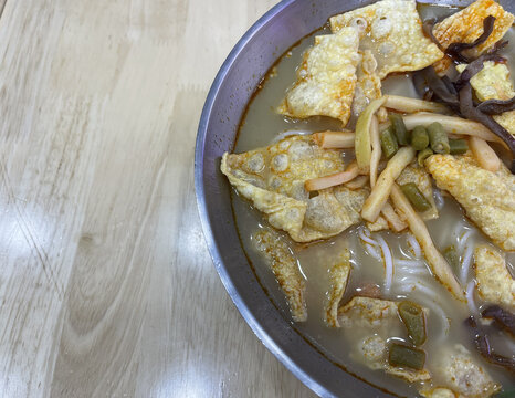 美味丰富的一碗特色螺蛳粉