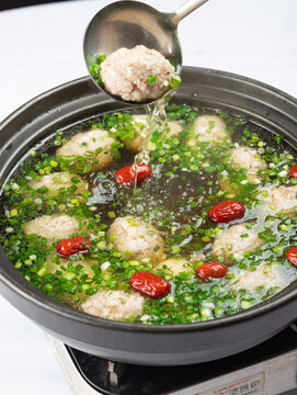 红枣鲜肉丸汤