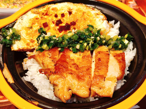 葱油鸡腿扒饭