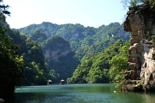 张家界山水间的宁静