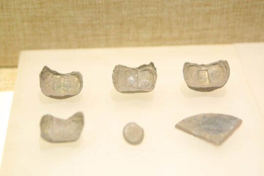 古代银锭及银质器物展示
