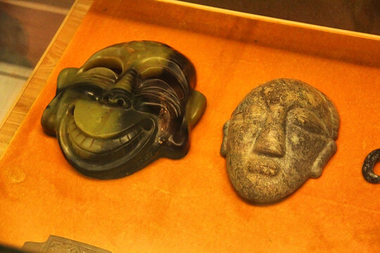 古玉石面具与雕刻珍品