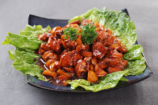 栗子焖鸡翅