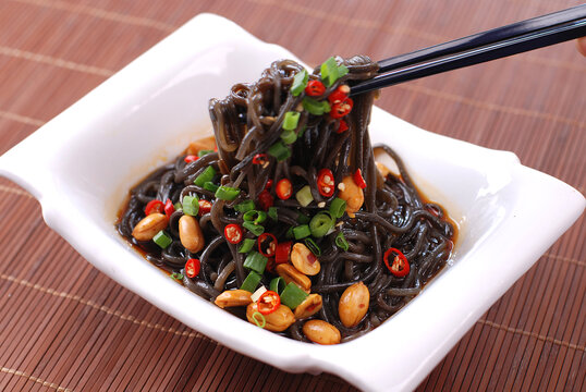 酸辣蕨根粉