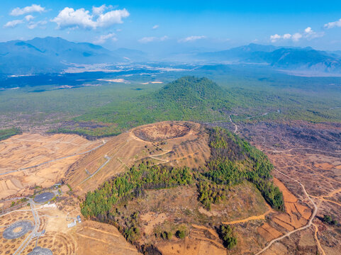 中国云南腾冲火山地热国家地质公园航拍风光