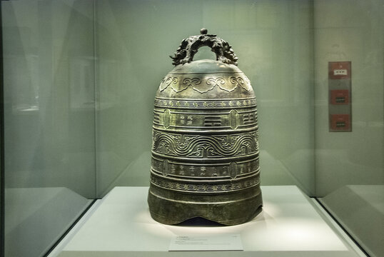 精美古代青铜编钟展品