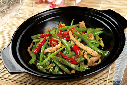 砂锅豆角炒肉丝