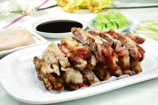 美味香酥炸排骨美食特写
