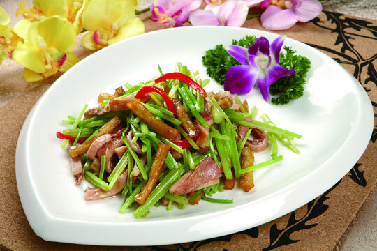 香芹炒猪肚丝美味佳肴