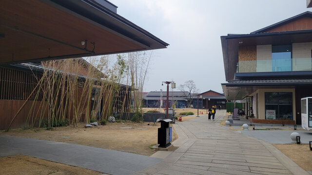 现代与传统融合的建筑街区