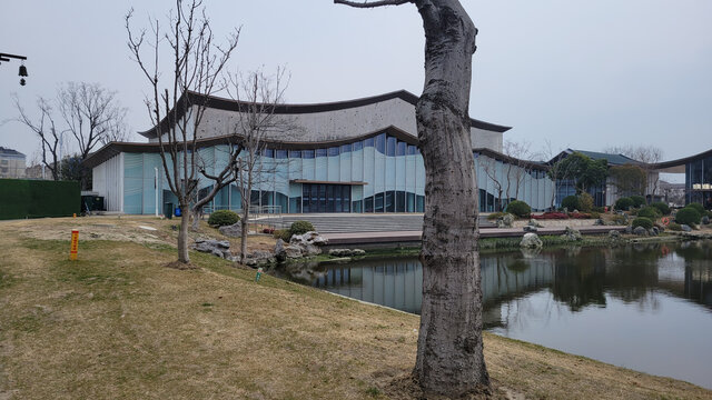 水边现代风格建筑景观