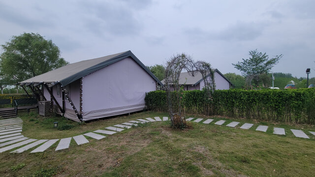 户外别致的帐篷式小屋
