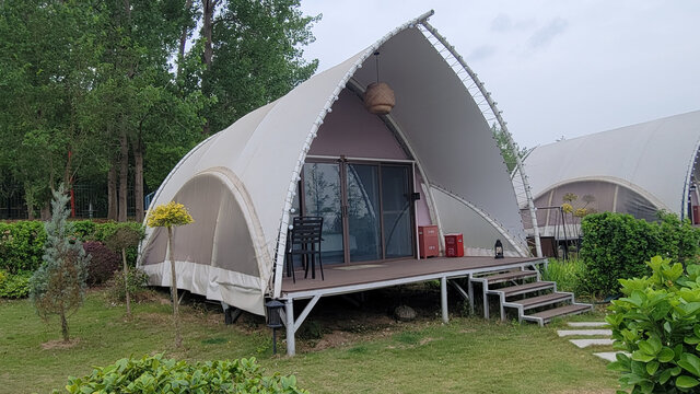 户外别致弧形帐篷小屋