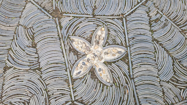 别致花纹的地面拼贴图案