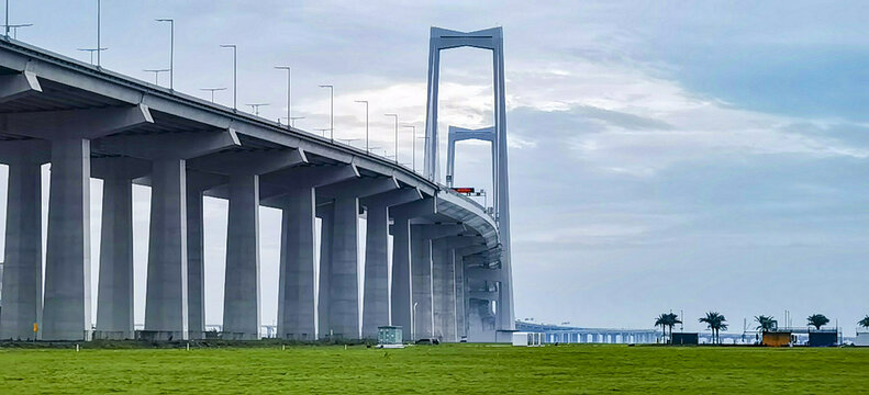 大桥晨景