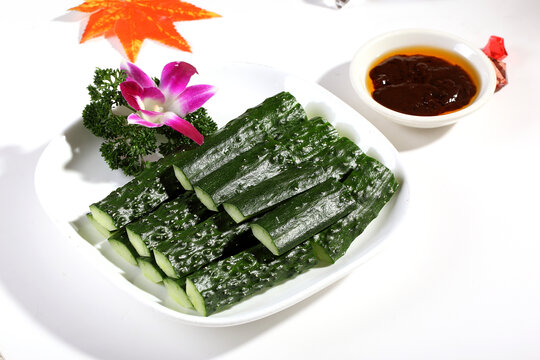 沾酱青瓜