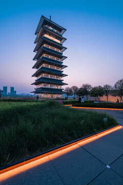 中国大运河博物馆大运塔建筑夜景