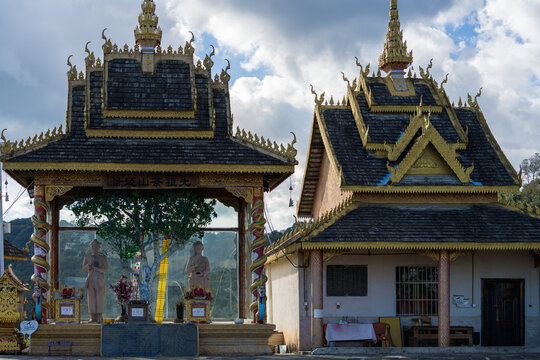 傣式佛教风格寺庙建筑景观