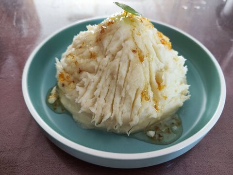 精致摆盘的特色风味土豆泥
