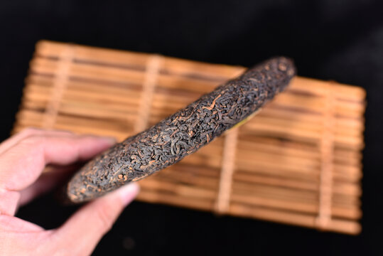 巴达山一云南骏胜号普洱熟茶茶饼