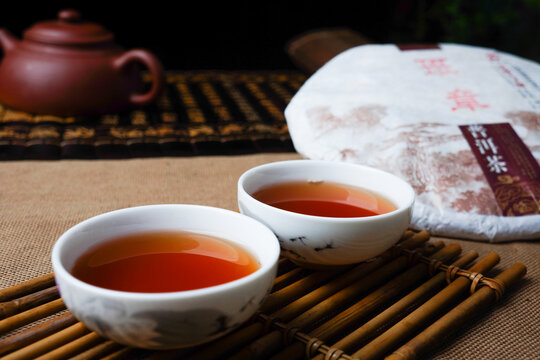 汤色班章一云南骏胜号普洱熟茶茶饼