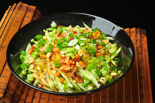 鸡丝凉面