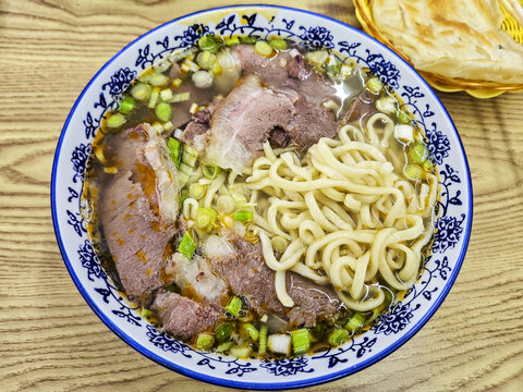 牛肉面手擀面