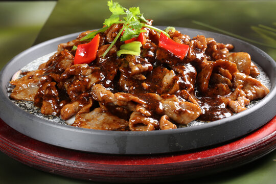 铁板黑椒牛肉
