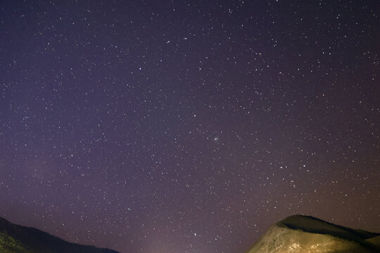 夜晚的星空流星流星雨甘孜新都桥