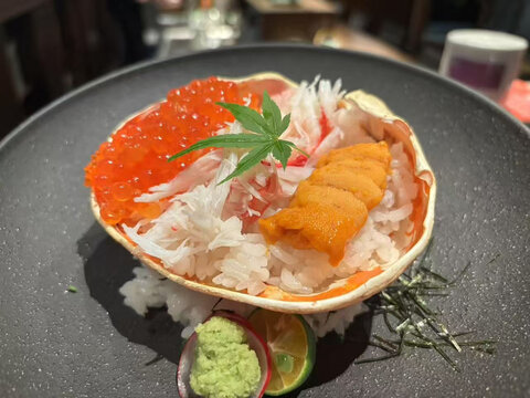 精致海胆鱼籽海鲜丼饭