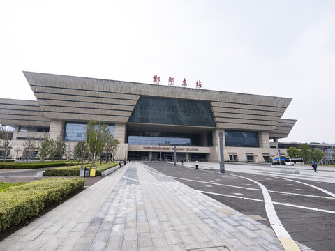 郑州东站宏伟外观景象