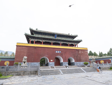 中岳庙
