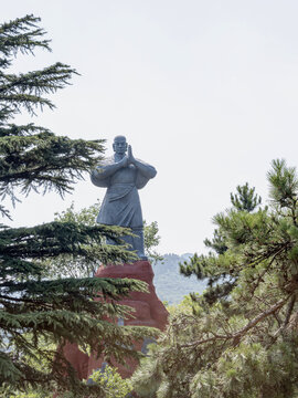 少林寺迎宾僧塑像