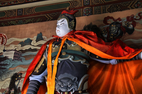 古代武将造型精美塑像