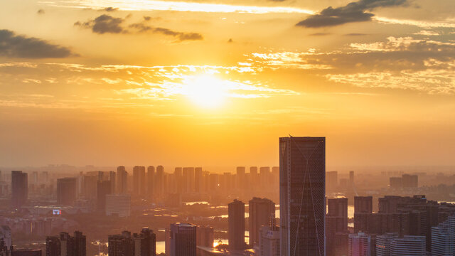 武汉东西湖区的地标建筑金银湖大厦傍晚航拍