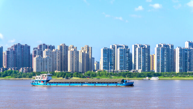 湘江河畔行船忙