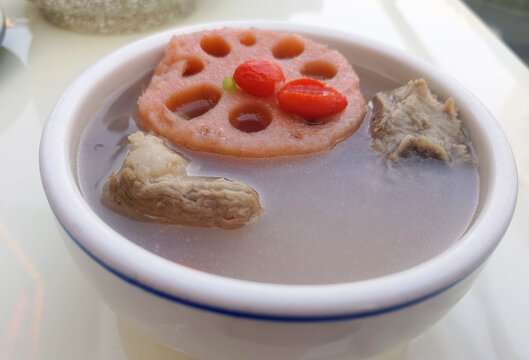 洪湖莲藕汤