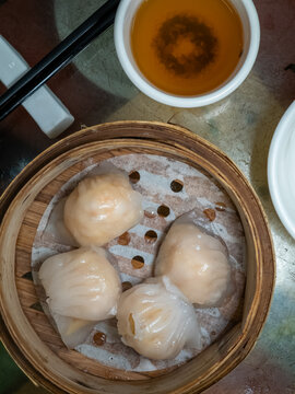 竹笼里的美味虾饺