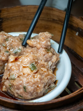 广式经典点心豉汁蒸牛肉球